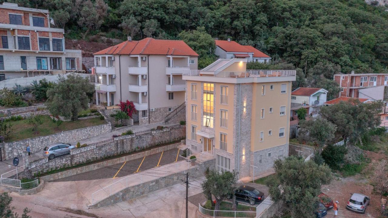 Apartments Bonazza Petrovac 外观 照片